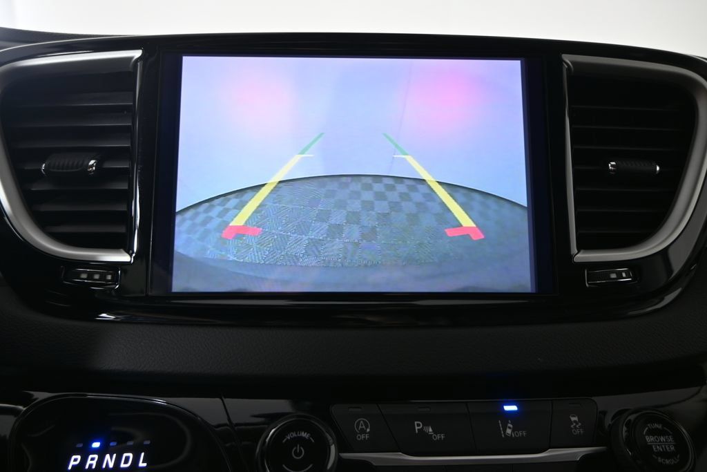 Used 2023 Chrysler Pacifica Touring-L FWD image 26