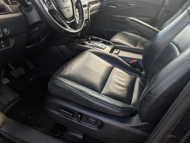 Used 2017 Honda Pilot Touring image 14