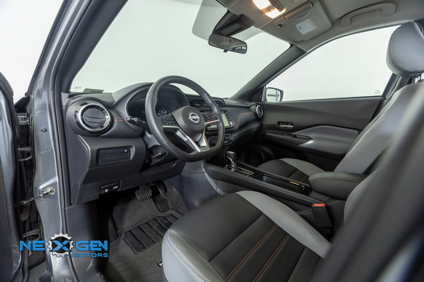 Used 2024 Nissan Kicks SR w/ SR Premium Package FWD image 11