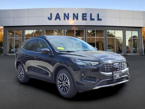 New 2025 Ford Escape SE image 2
