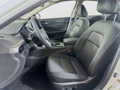 New 2025 Nissan Altima 2.5 SV image 4