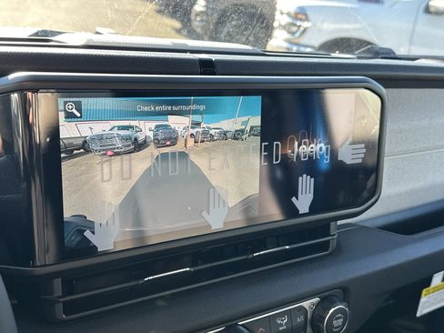 New 2026 Jeep Gladiator Sport image 22