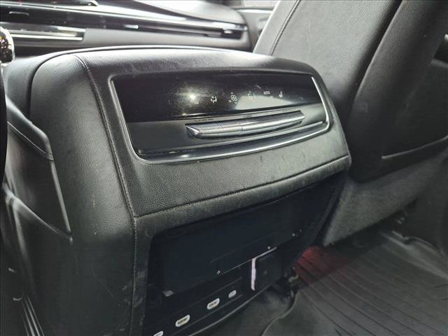 Used 2024 Cadillac Escalade ESV Sport w/ LPO, ONYX Package AWD/4WD image 17