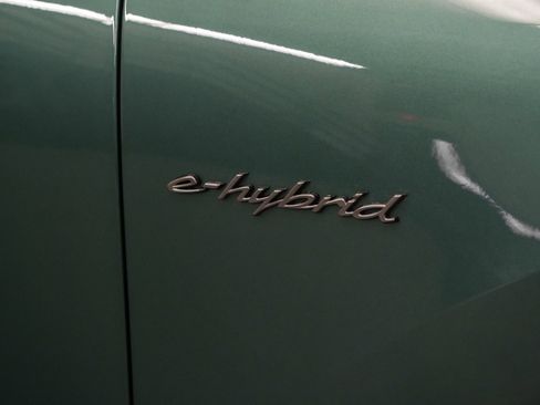 New 2025 Porsche Cayenne Turbo image 18