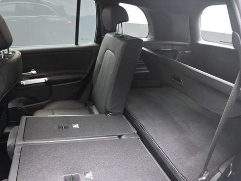 Used 2025 Mercedes-Benz GLB 250 image 21