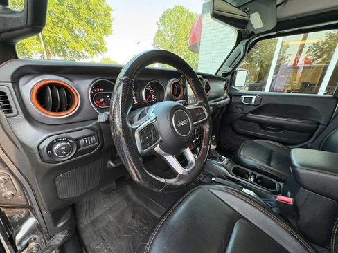 Used 2022 Jeep Gladiator Mojave w/ Cold Weather Group AWD/4WD image 29