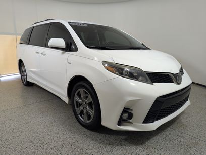 Used 2019 Toyota Sienna SE w/ SE Preferred Package