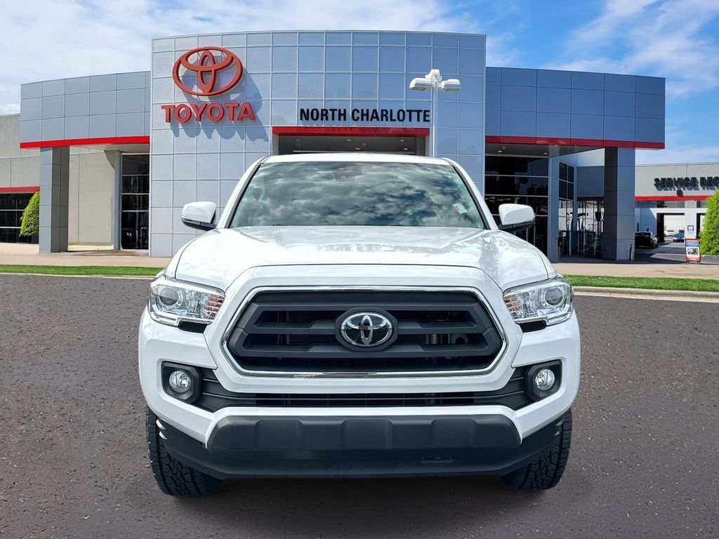 Used 2023 Toyota Tacoma SR5 w/ Technology Package AWD/4WD image 3