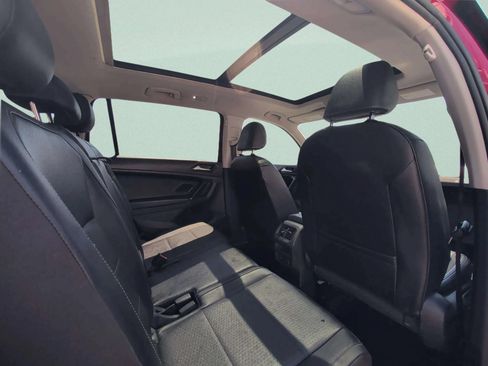 Used 2020 Volkswagen Tiguan SE w/ Panoramic Sunroof Package FWD image 31