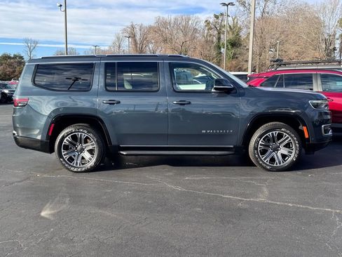 Used 2023 Jeep Wagoneer 4WD w/ Premium Group I image 4
