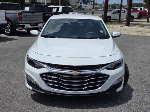 Used 2024 Chevrolet Malibu LT FWD image 2