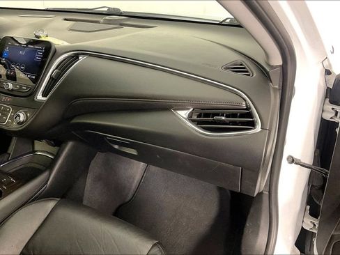 Used 2024 Chevrolet Malibu LT FWD image 18