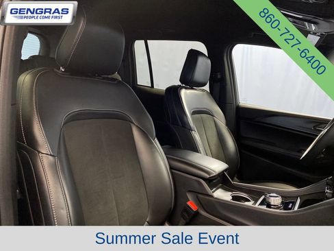 Used 2025 Jeep Grand Cherokee Altitude AWD/4WD image 44