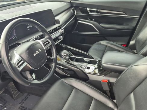 Certified 2025 Kia Telluride S image 12