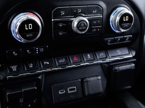 Used 2020 GMC Sierra 2500 Denali w/ Denali Ultimate Package image 36