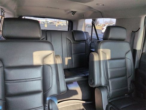 Used 2020 GMC Yukon XL Denali w/ Denali Premium Package image 10