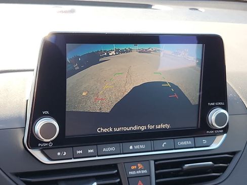 Used 2025 Nissan Altima 2.5 S FWD image 14