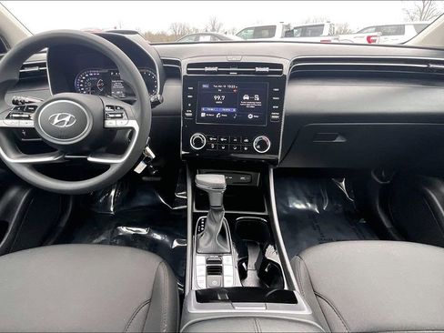 Used 2023 Hyundai Tucson SE image 9
