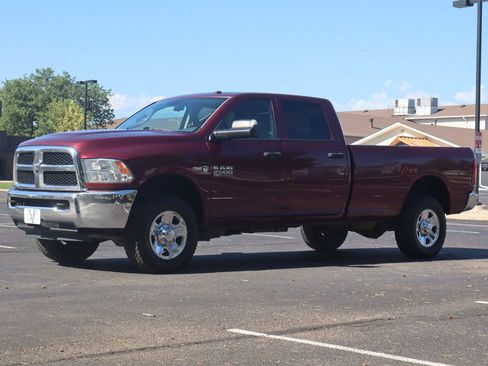 Used 2018 RAM 2500 Tradesman w/ Chrome Appearance Group AWD/4WD image 11