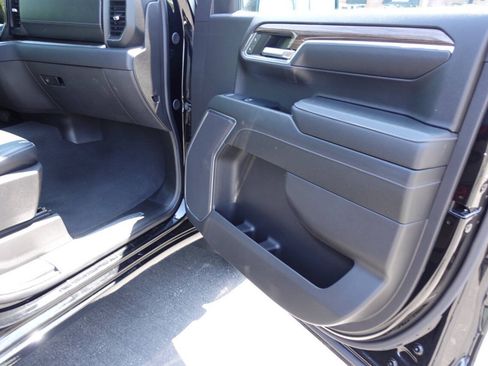 Used 2024 Chevrolet Silverado 1500 LT AWD/4WD image 31