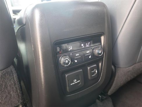 Used 2019 Buick Enclave Premium image 11