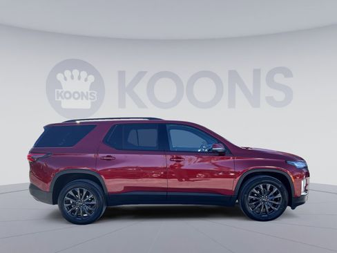 Used 2023 Chevrolet Traverse RS w/ LPO, Cargo Package image 8