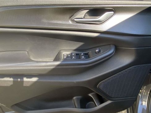 Used 2023 Jeep Grand Cherokee L Laredo image 18