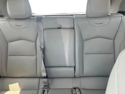 Used 2022 Cadillac XT4 Luxury w/ Cold Weather Package FWD image 18