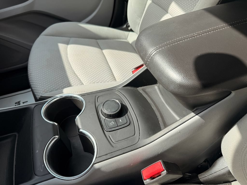 Used 2024 GMC Terrain SLE FWD image 22