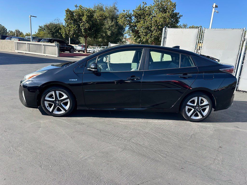Used 2017 Toyota Prius Three Touring FWD image 2