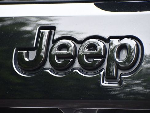 Used 2020 Jeep Grand Cherokee Altitude image 11