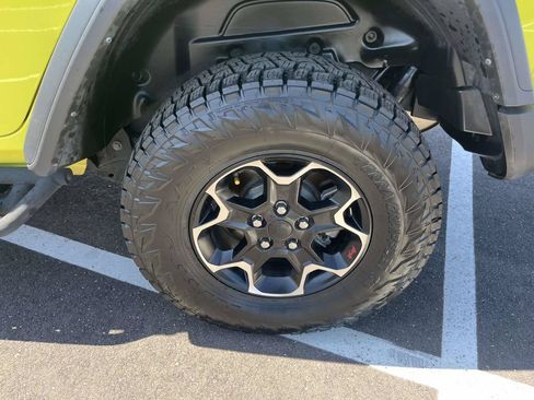 Used 2023 Jeep Wrangler Unlimited Rubicon AWD/4WD image 9