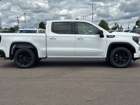 Used 2023 GMC Sierra 1500 Elevation AWD/4WD image 3
