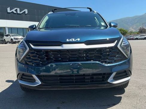 Certified 2025 Kia Sportage EX AWD/4WD image 3