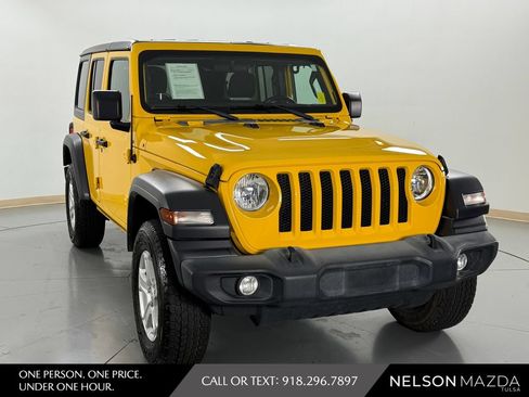 Used 2019 Jeep Wrangler Unlimited Sport S AWD/4WD image 4