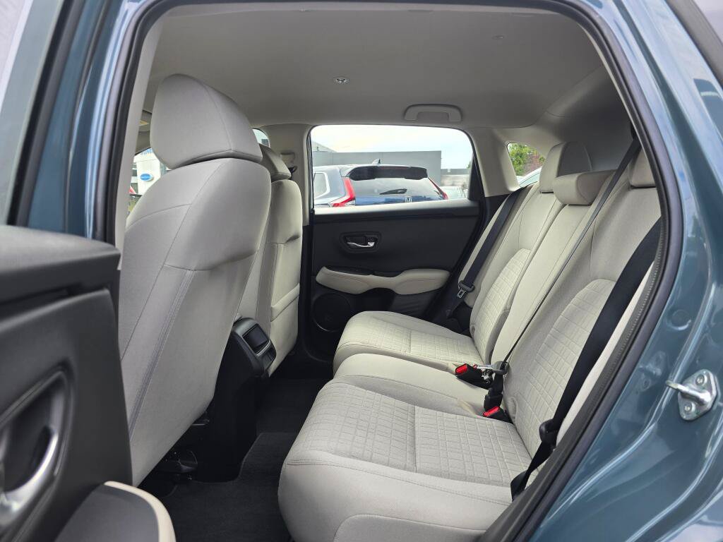 Certified 2024 Honda HR-V LX image 4
