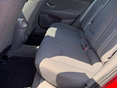 Used 2025 Hyundai Elantra SEL FWD image 10