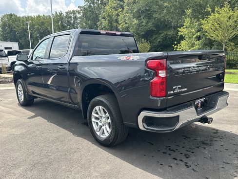 Used 2023 Chevrolet Silverado 1500 LT AWD/4WD image 6