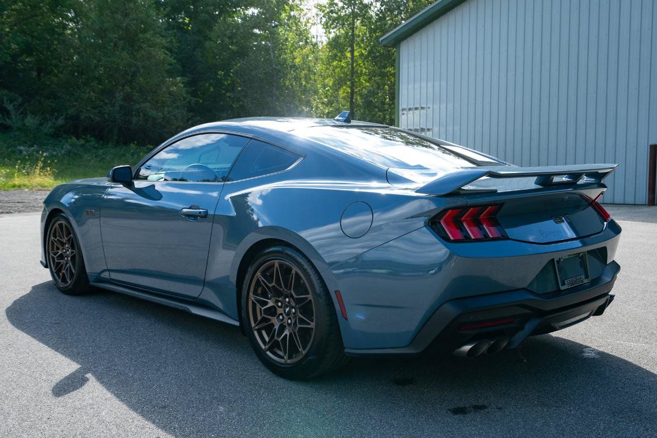 Used 2025 Ford Mustang GT Premium w/ GT Performance Package RWD image 5
