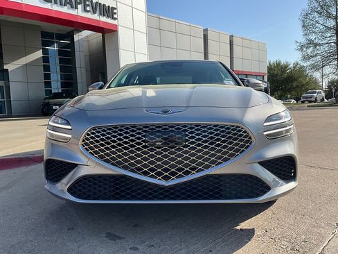 Used 2025 Genesis G70 2.5T image 3