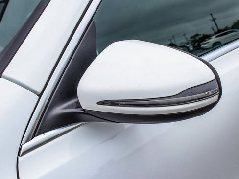 Used 2024 Mercedes-Benz GLB 250 4MATIC w/ Driver Assistance Package image 51