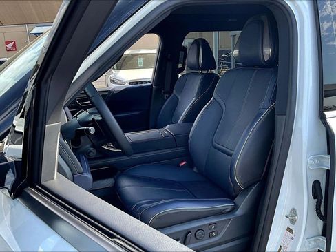 Certified 2026 INFINITI QX80 4WD w/ Sport Exterior Package image 38