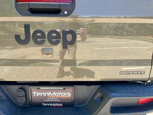 Used 2020 Jeep Gladiator Sport w/ Quick Order Package 24S AWD/4WD image 43