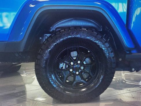 Used 2022 Jeep Gladiator Sport AWD/4WD image 40