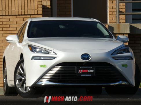 Used 2022 Toyota Mirai w/ Advanced Technology Package RWD image 5