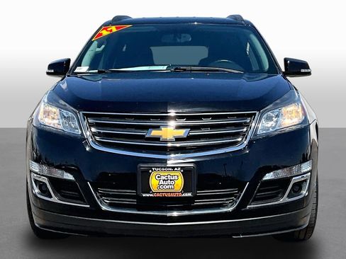 Used 2017 Chevrolet Traverse LT w/ Style and Technology Package FWD image 3