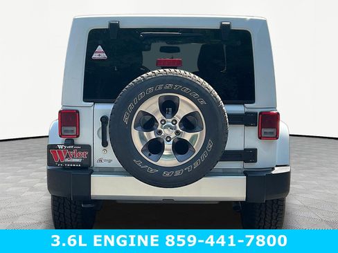Used 2018 Jeep Wrangler Unlimited Sahara AWD/4WD image 5