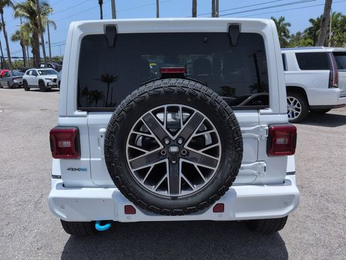Used 2024 Jeep Wrangler High Altitude AWD/4WD image 6