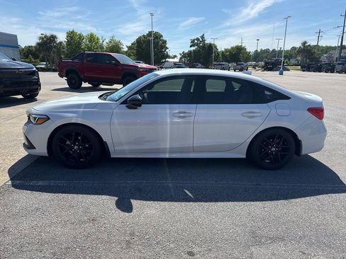 Used 2024 Honda Civic Sport image 4