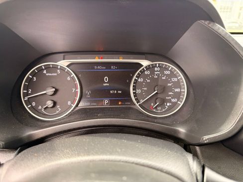 Used 2021 Nissan Sentra SV FWD image 18
